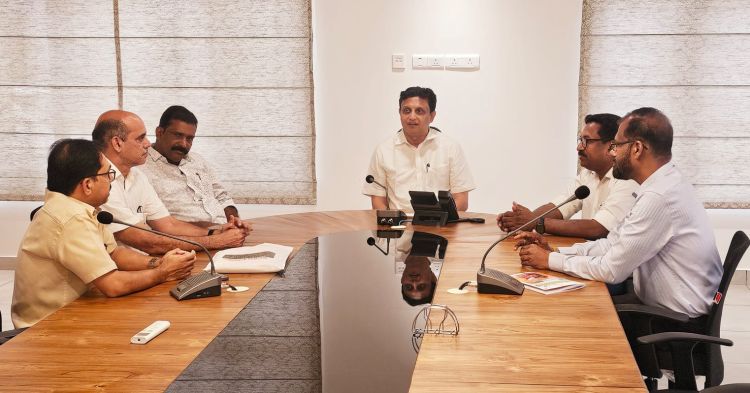 റഹീം കേസ്: സഹായ സമിതിയും ട്രസ്റ്റും മന്ത്രി റിയാസുമായി കൂടിക്കാഴ്ച നടത്തി; റീമിന്റെ വീടും സന്ദര്‍ശിച്ചു