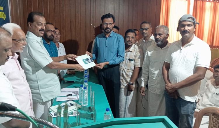 റിയാദ് കോട്ടക്കല്‍ മണ്ഡലം കെഎംസിസി ധനസഹായം വിതരണം ചെയ്തു