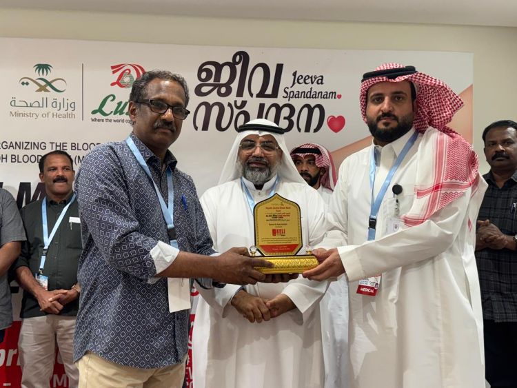  കേളിയുടെ മെഗാ രക്തദാനത്തിന് വന്‍ ജനപങ്കാളിത്തം;  ഒറ്റദിവസം 1428 പേര്‍ രക്തം നല്‍കി