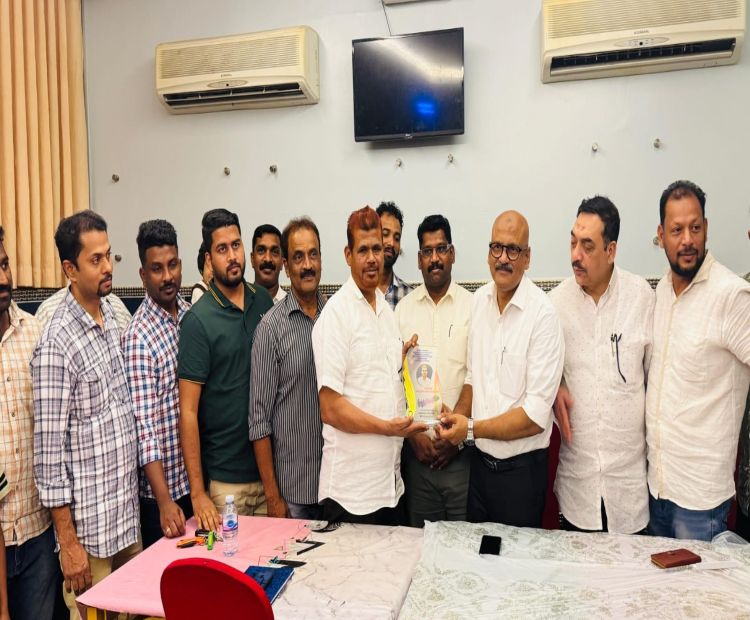 പനോലന്‍ അബ്ദുല്‍ കരീമിന് ജിദ്ദ അമരംമ്പലം പഞ്ചായത്ത് കെ എം സി സി യാത്രയയപ്പ്