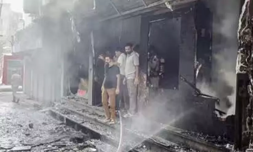 അജ്മീറിലെ ഹോട്ടലില്‍ വന്‍ തീപിടിത്തം: നാല് മരണം