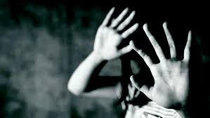  പതിനൊന്ന് വയസ്സുകാരനെ തട്ടിക്കൊണ്ടുപോയി പീഡിപ്പിച്ച അധ്യാപിക പിടിയില്‍