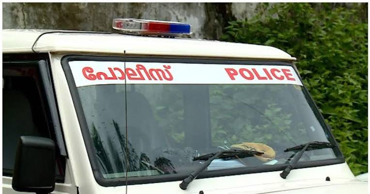 സ്പായുടെ മറവില്‍ അനാശാസ്യം; കൊച്ചിയിലെ സ്റ്റാര്‍ ഹോട്ടലില്‍നിന്ന 11 യുവതികളെ പോലീസ് കസ്റ്റഡിയിലെടുത്തു