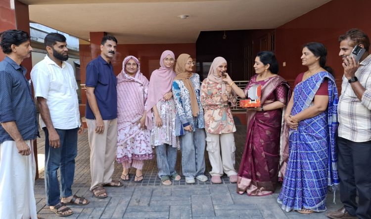 ഒരു വീട്ടില്‍ 3 ഫുള്‍ എ പ്ലസ്,  കല്‍പകഞ്ചേരിക്ക് അഭിമാനമായി  മൈസയും മോസയും മനാലും