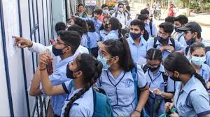 സി.ബി.എസ്.ഇ പന്ത്രണ്ടാം ക്ലാസ്  ഫലം പ്രഖ്യാപിച്ചു; 88.39 ശതമാനമാണ് വിജയം, വിജയവാഡ മുന്നില്‍, തിരുവനന്തപുരത്തിന് രണ്ടാം സ്ഥാനം