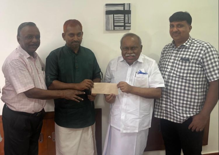  കളമശ്ശേരി ശിഹാബ് തങ്ങള്‍ ഹെല്‍ത്ത് കെയര്‍ ട്രസ്റ്റിന് ജുബൈല്‍ കെഎംസിസി ധനസഹായം