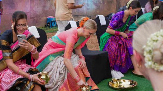 ലോകസുന്ദരിമാര്‍ക്ക് 'പാദ പൂജ'; സ്ത്രീകളെ കൊണ്ട് കാലുകഴുകിച്ചെന്ന് പരാതി