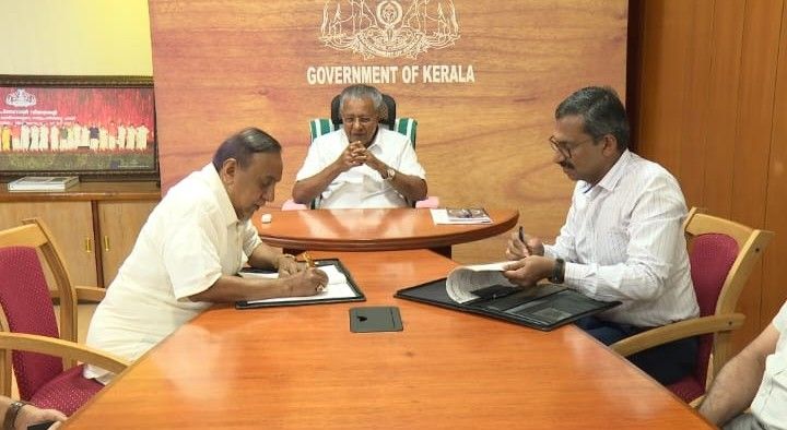  ഡോ.രവി പിളള അക്കാദമിക് എക്‌സലന്‍സ് സ്‌കോളര്‍ഷിപ്പ് പദ്ധതി: ധാരണപത്രം ഒപ്പുവച്ചു; 20 ശതമാനം സ്‌കോളര്‍ഷിപ്പുകള്‍ പ്രവാസികളുടെ മക്കള്‍ക്ക്