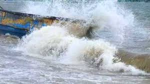 അടുത്ത 5 ദിവസം സംസ്ഥാനത്ത് അതിതീവ്ര മഴയ്ക്കു സാധ്യത, വിഴിഞ്ഞത്തു കാണാതായ 9 മത്സ്യത്തൊഴിലാളികള്‍ക്കായി തിരച്ചില്‍ തുടരുന്നു