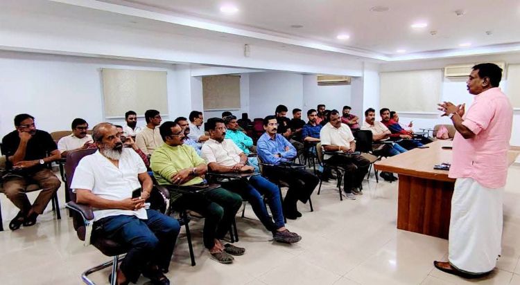  തെന്നല ബാലകൃഷ്ണപിള്ള ഗാന്ധിയന്‍ ആശയാദര്‍ശങ്ങള്‍ മുറുകെ പിടിച്ച നേതാവ് -ഒഐസിസി വെസ്റ്റേണ്‍ റീജ്യണല്‍ കമ്മറ്റി