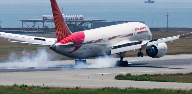 ഹോങ്കോങ് -ഡല്‍ഹി വിമാനത്തിന് സാങ്കേതിക തകരാറ്, തിരിച്ചിറക്കി