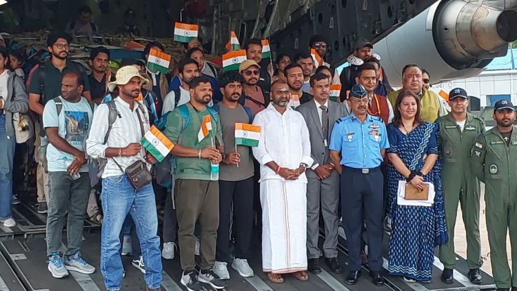  ഇസ്രായേലില്‍ നിന്നും 12 മലയാളികള്‍ സല്‍ഹിയിലെത്തി