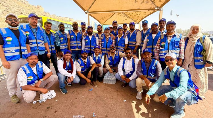 ഹാജിമാര്‍ക്ക് യാത്രയയപ്പ് നല്‍കി തനിമ വളണ്ടിയര്‍മാര്‍