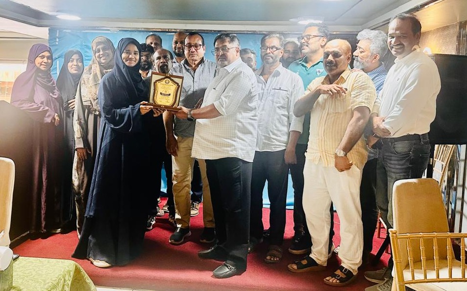 നോയ നവാസിനെ മുസ്‌രിസ്  എക്സലന്‍സ് അവാര്‍ഡ് നല്‍കി ആദരിച്ചു