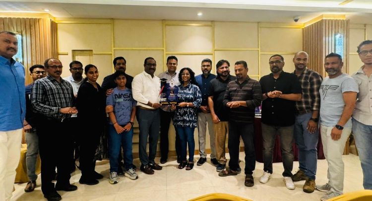 സി.ബി.എസ്.ഇ പ്ലസ് ടു പരീക്ഷയില്‍ ടോപ്പറായ ശ്രീലക്ഷ്മി അഭിലാഷിന്  ഡിസ്പ്പാക്കിന്റെ ആദരവ്