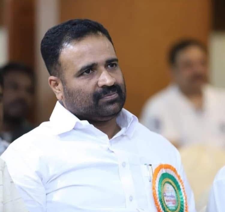 ഒഐസിസി റിയാദ് സെന്‍ട്രല്‍ കമ്മറ്റി ഉമ്മന്‍ ചാണ്ടി സ്മാരക എക്‌സലന്‍സ് പുരസ്‌കാരം സി ആര്‍ മഹേഷ് എം.എല്‍.എക്ക്