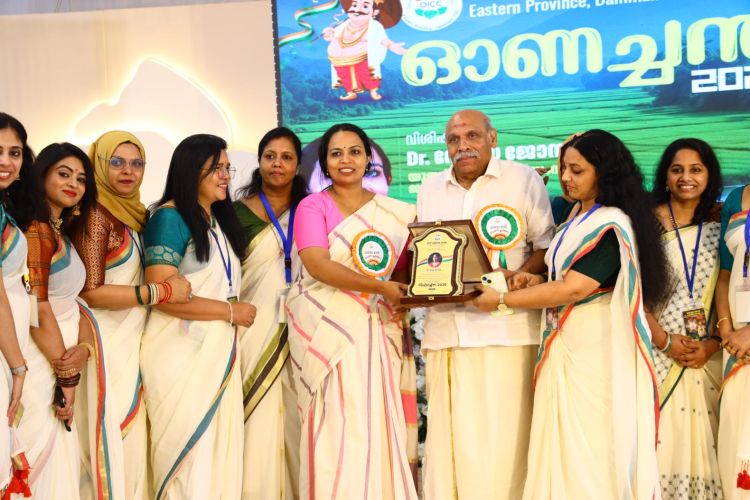 താന്‍ കോണ്‍ഗ്രസ്സാണെന്ന് പറയാനുള്ള ആര്‍ജ്ജവം കോണ്‍ഗ്രസുകാര്‍ക്കുണ്ടാവണം -ഡോ. സോയാ ജോസഫ്