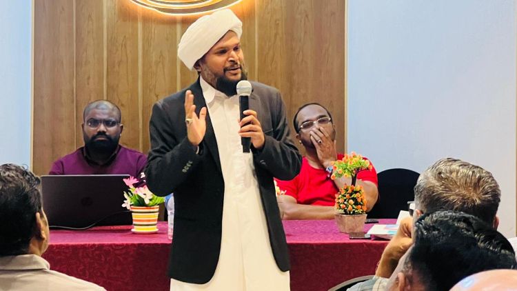 ഇരുളടഞ്ഞ ഗ്രാമങ്ങളില്‍ വിദ്യയുടെ വെളിച്ചം; 30,000 കുട്ടികള്‍ക്ക് തണലായി സുഹൈറുദ്ധീന്‍ നൂറാനിയുടെ സേവനവഴികള്‍