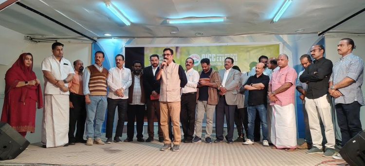  സ്‌നേഹവും സമാധാനവും പങ്കുവച്ച് റിയാദില്‍ ഒ.ഐ.സി.സി ക്രിസ്മസ് പുതുവത്സരാഘോഷം, വന്‍ ജനപങ്കാളിത്തം