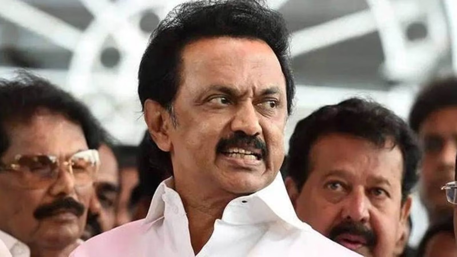 തമിഴക രാഷ്ട്രീയം: കളം നിറഞ്ഞ് ഡി.എം.കെ; തന്ത്രങ്ങള്‍ മെനഞ്ഞ് എ.ഐ.എ.ഡി.എം.കെ - ബി.ജെ.പി സഖ്യം