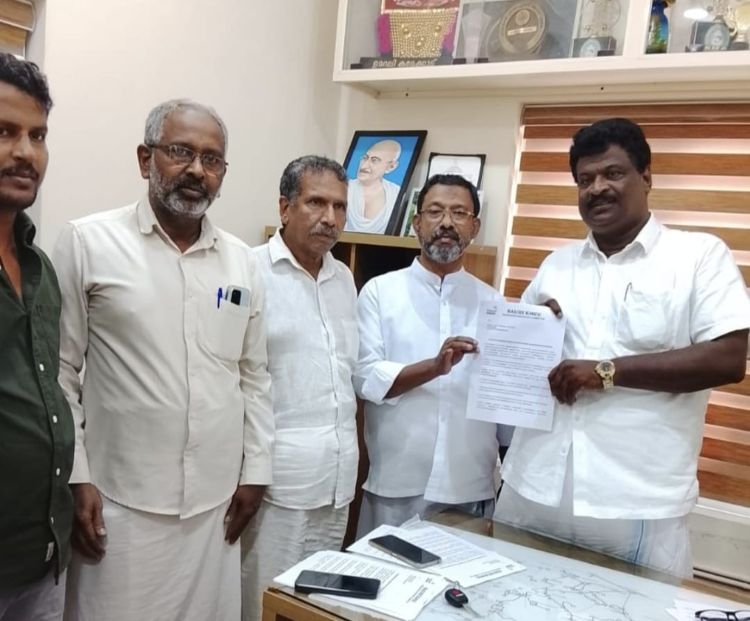 മാറാക്കര പഞ്ചായത്ത് പ്രസിഡന്റിന്  കെ എം സി സി നിവേദനം നല്‍കി