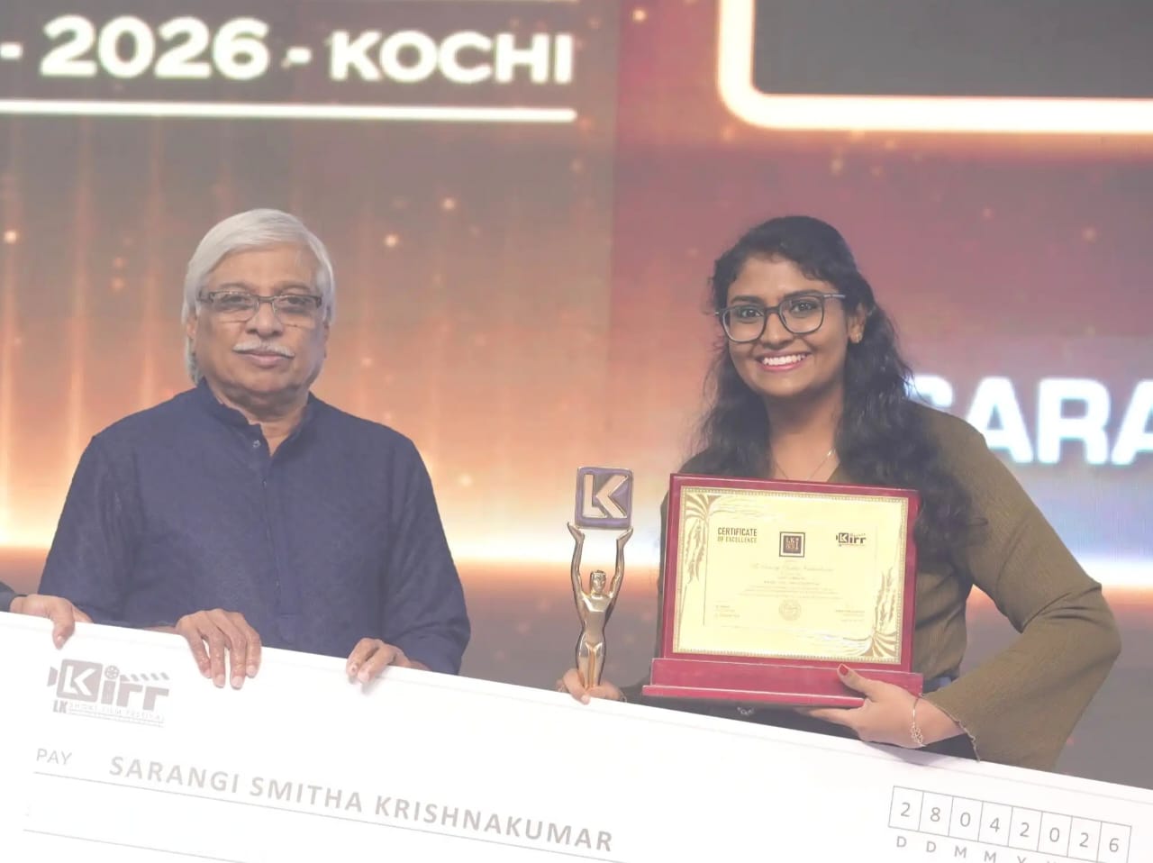 ലിംഗരാഷ്ട്രീയത്തിന്റെ കണ്ണാടിയായി 'ആയന'; അന്താരാഷ്ട്ര വേദികളില്‍ തിളങ്ങി പ്രവാസി മലയാളി സംവിധായിക സാരംഗി