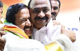പൊലീസ് നല്‍കിയ പൈലറ്റും എസ്‌കോര്‍ട്ടും തിരിച്ചയച്ച് സതീശനും ചെന്നിത്തലയും; സി.പി.എം നേതാക്കളുടെ ഗണ്‍മാന്‍മാരെ തിരിച്ചുവിളിക്കുന്നു
