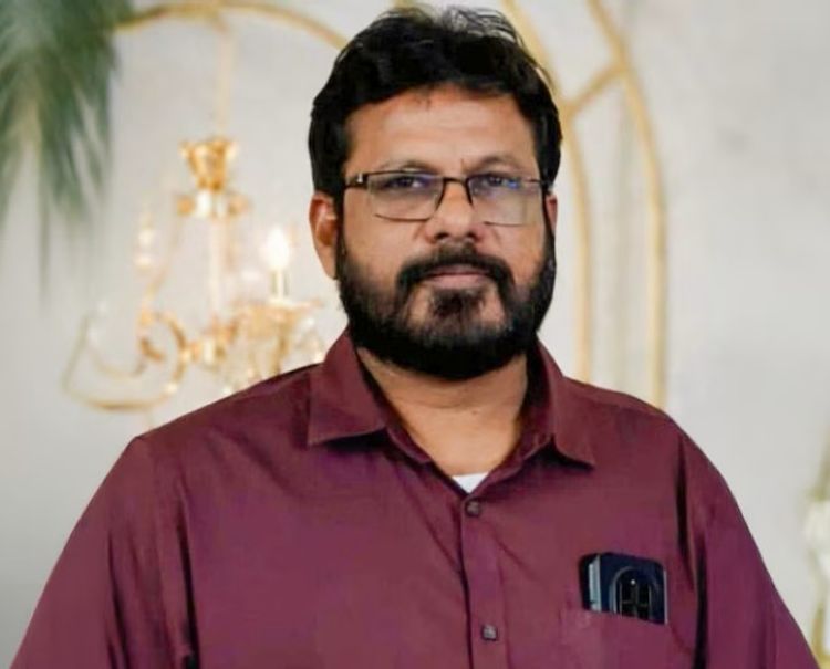കടന്നല്‍ കുത്തേറ്റ് അധ്യാപകന്‍ മരിച്ചു