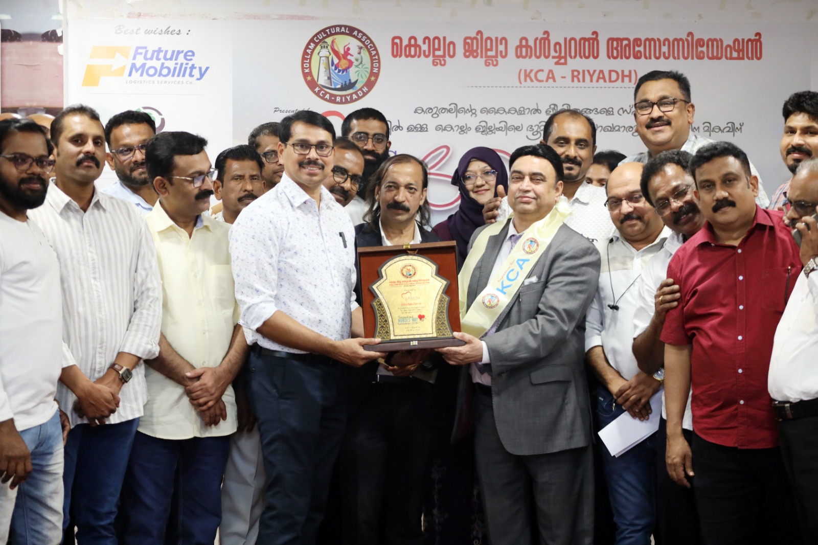 കരുതലിന്റെ കരങ്ങൾക്ക് ആദരം; 125 നഴ്‌സുമാരെ കെ.സി.എ റിയാദ് ആദരിച്ചു ​
