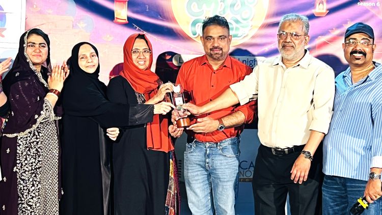 റിയാദ് ഇന്ത്യന്‍ സ്‌കൂള്‍ പ്രിന്‍സിപ്പല്‍ മൈമൂന അബ്ബാസിനെ 'കോഴിക്കോടന്‍സ്' ആദരിച്ചു