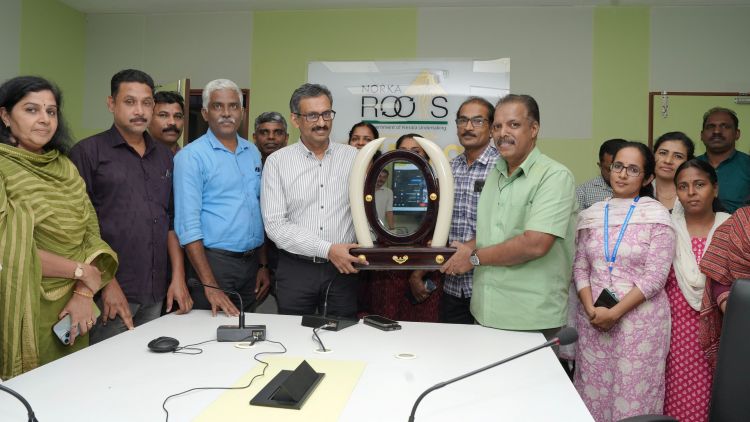  നോര്‍ക്ക റൂട്ട്‌സ് സി.ഇ.ഒ അജിത് കോളശ്ശേരിക്ക് യാത്രയയപ്പ് നല്‍കി