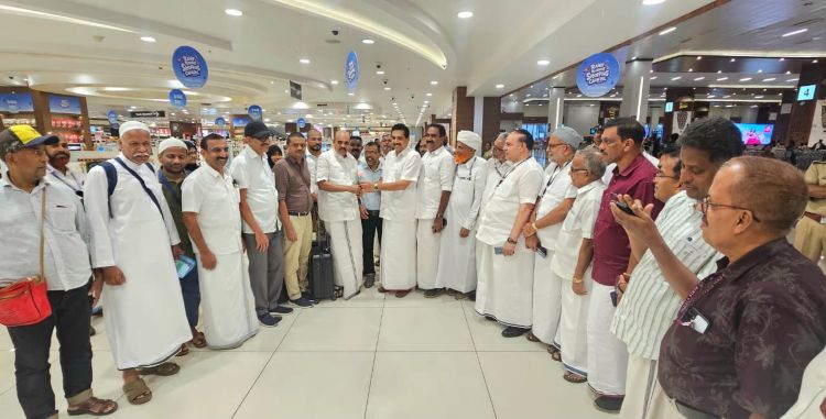 സംസ്ഥാന ഹജ്ജ് കമ്മിറ്റിയുടെ നേതൃത്വത്തില്‍ ഹജ്ജ് കര്‍മ്മത്തില്‍ പങ്കെടുത്ത ആദ്യ സംഘം  മടങ്ങിയെത്തി