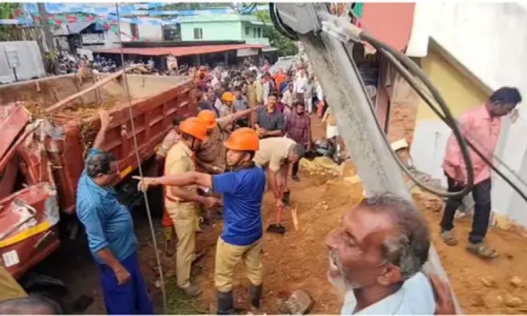 കൊട്ടാരക്കരയില്‍ മൂന്നു പേരുടെ മരണത്തിനിടയാക്കിയ ടിപ്പര്‍ ലോറി ഓടിച്ചിരുന്നത് പ്രവാസി, വാഹനത്തിന് 17 വര്‍ഷത്തെ പഴക്കം