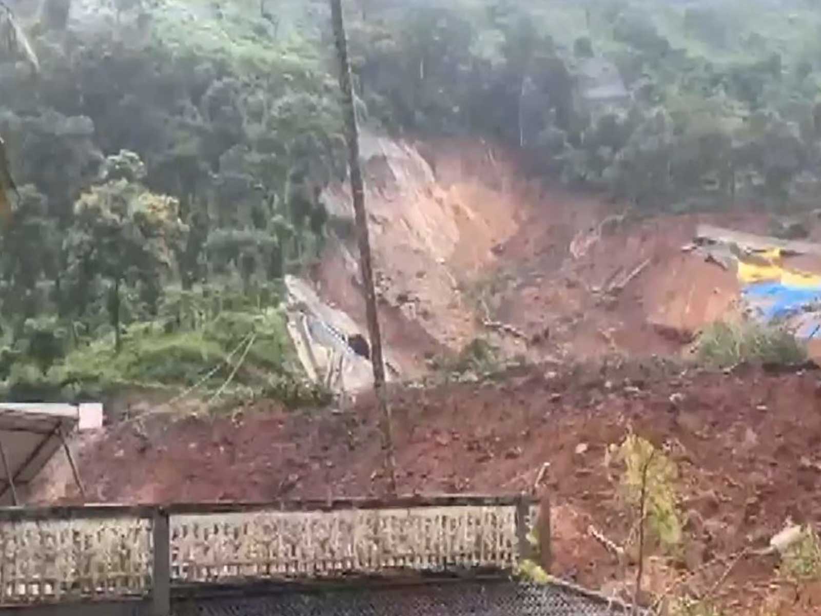 വയനാട് കള്ളാടി തുരങ്കപാത നിര്‍മാണ സ്ഥലത്ത് വന്‍ മണ്ണിടിച്ചില്‍; രണ്ട് മരണം; ഏഴുപേരെ കാണാനില്ല; കരാറുകാരുടെ  അനാസ്ഥയെന്ന് മുഖ്യമന്ത്രി