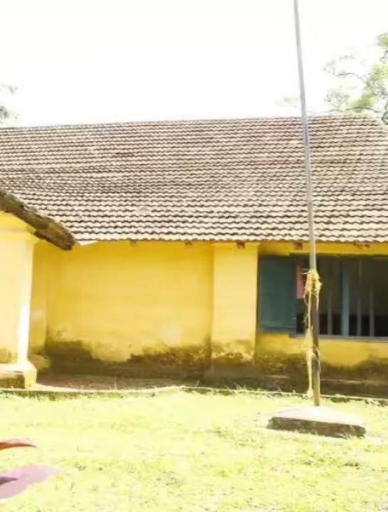 സ്‌കൂള്‍ കെട്ടിടങ്ങളുടെ ഫിറ്റ്‌നസ്: അധ്യാപകരുടെ ശമ്പളം തടയാനുള്ള നടപടിയില്‍ പ്രതിഷേധം